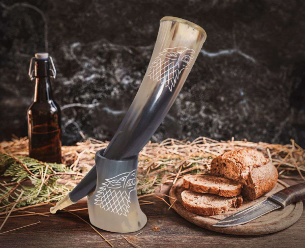 Viking Horn Withe Stand